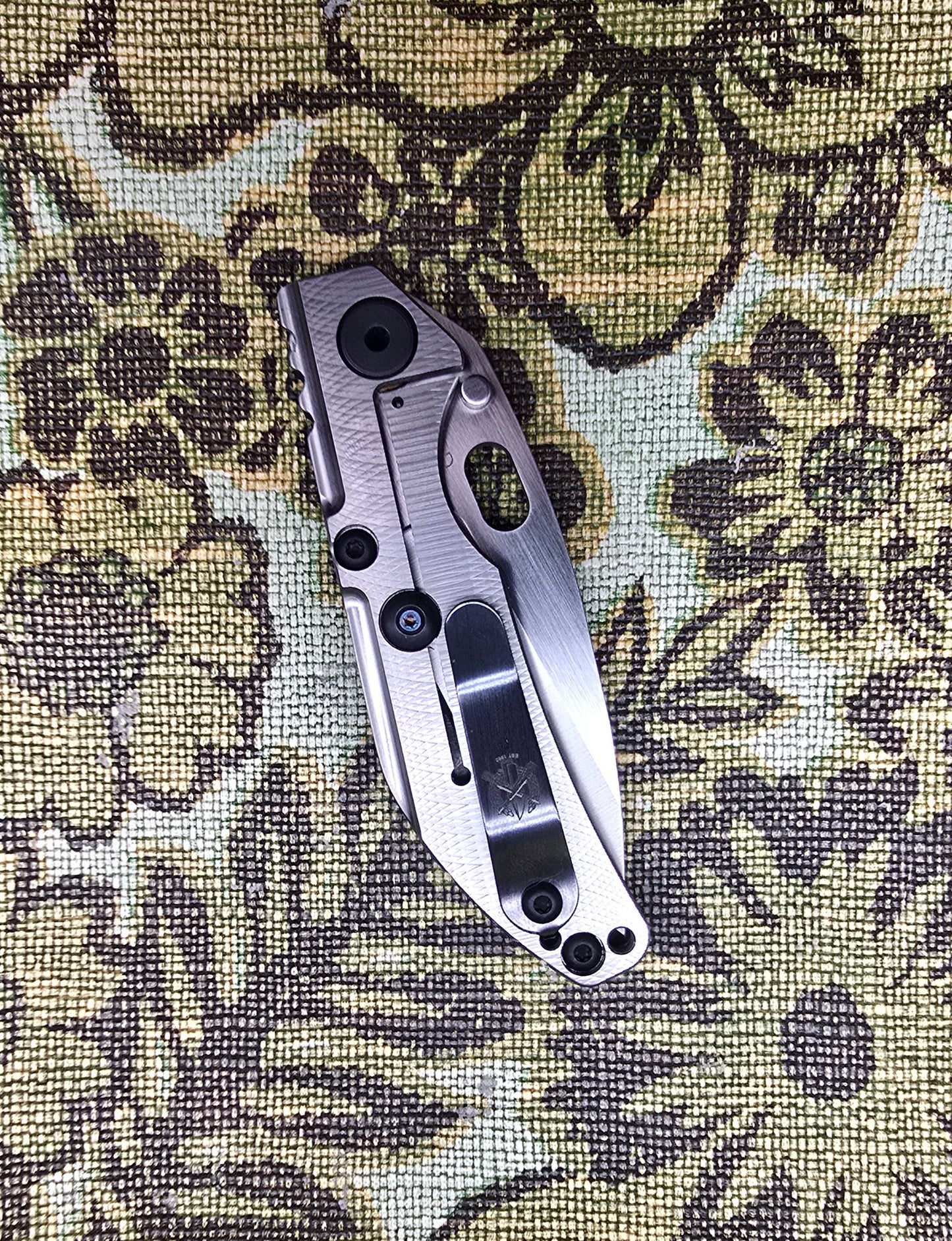 Dwyer Custom Goods BBNM Magnacut G10 Showside Titanium Lockside