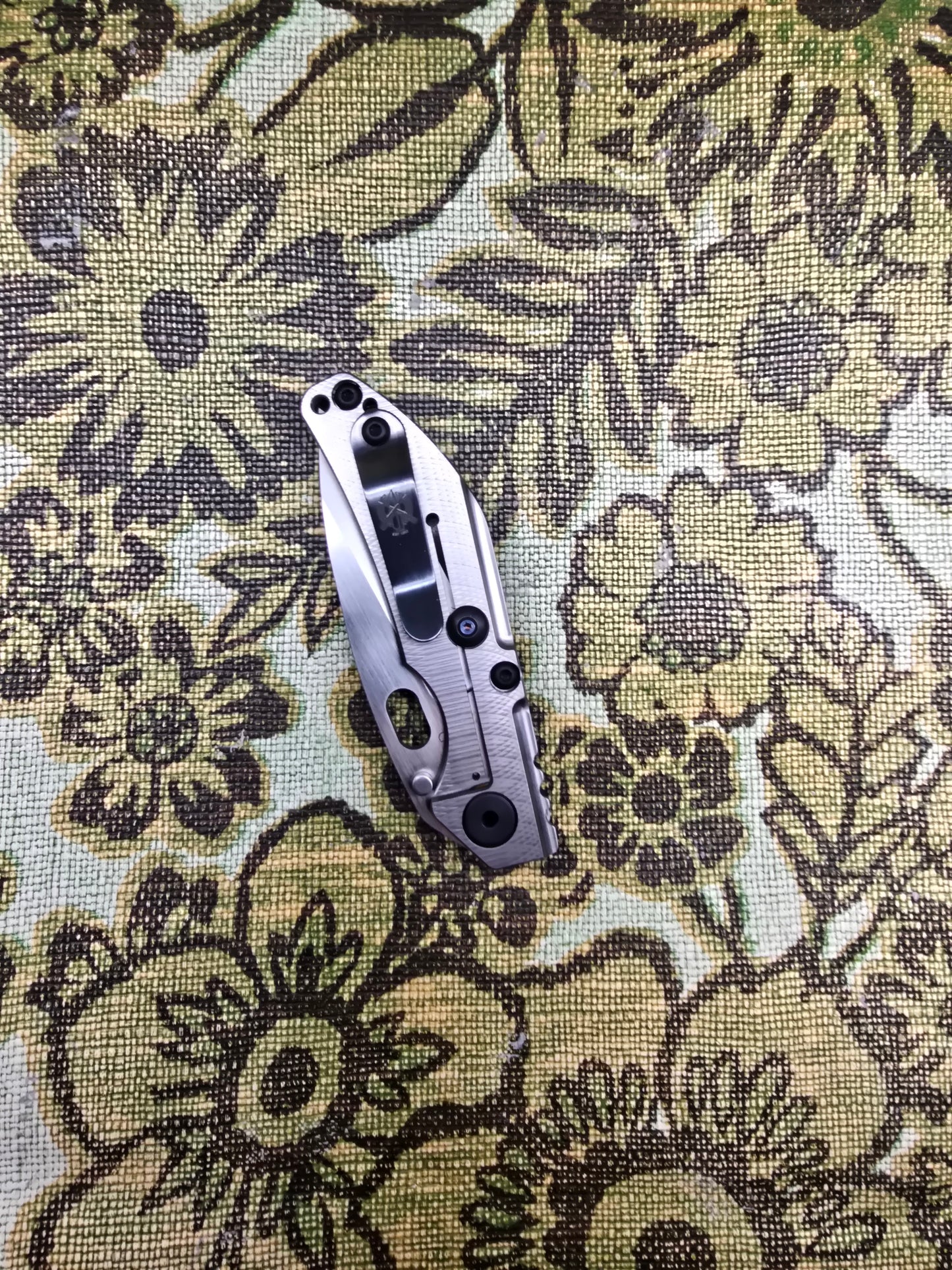 Dwyer Custom Goods BBNM Magnacut G10 Showside Titanium Lockside